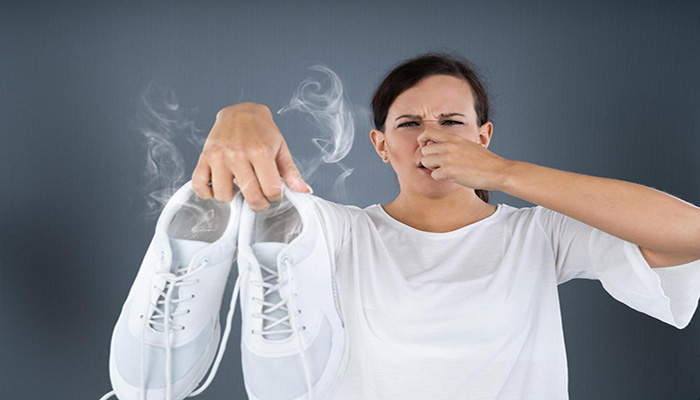 جلوگیری از بوی کفش با جوش شیرین
